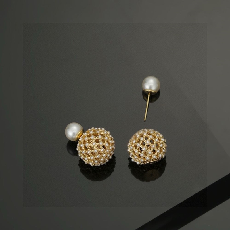 chr1st1an D10r earrings